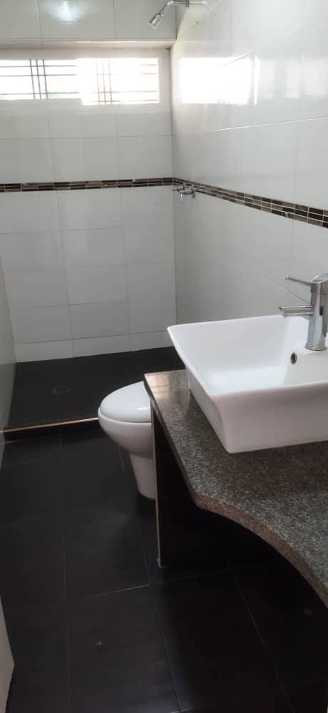 Будинок, 4047 м², 408 000$ — FAKTOR